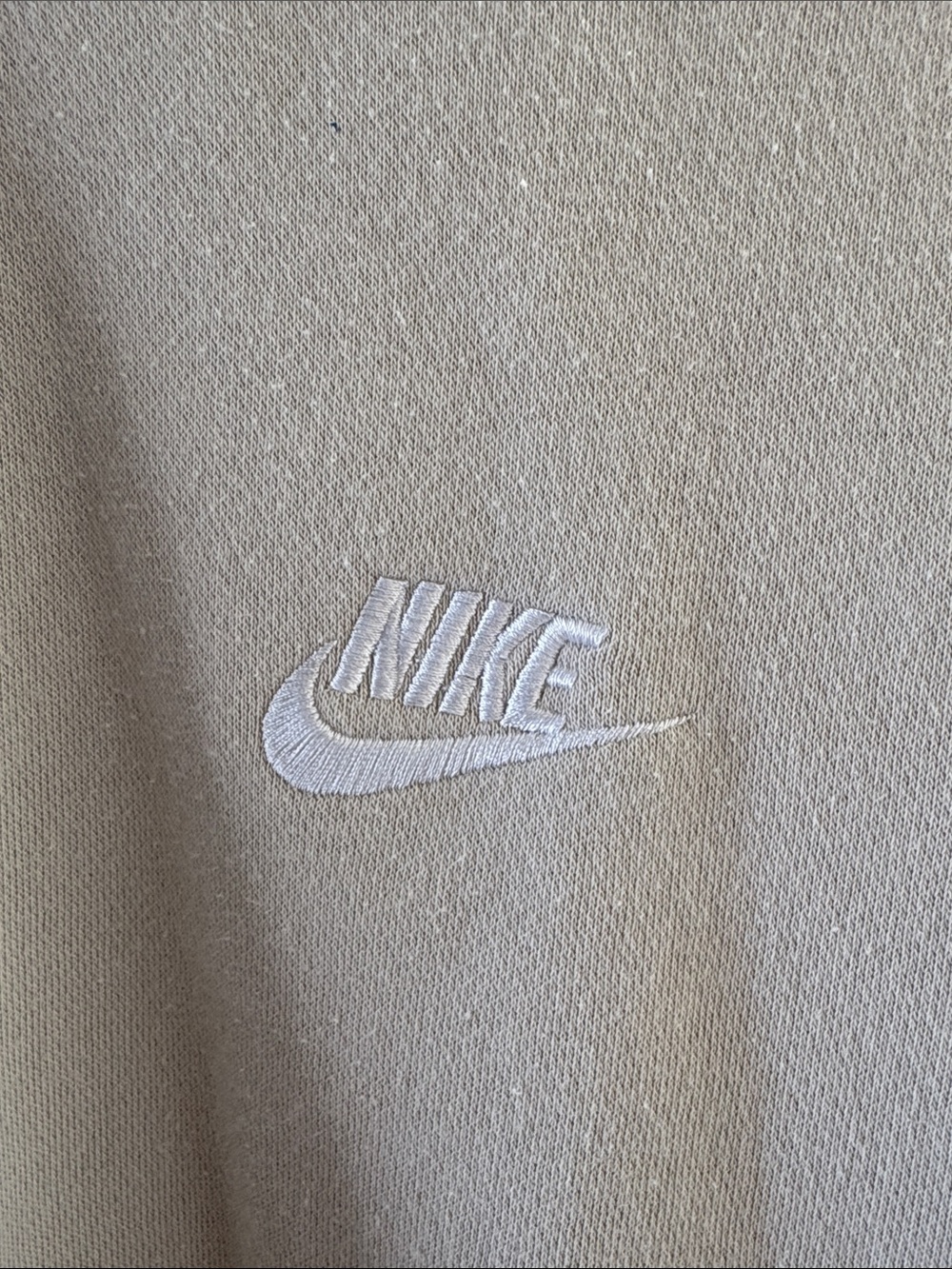 Nike Crewneck Sweatshirt in Light Beige with White Logo - Picture 2 of 6
